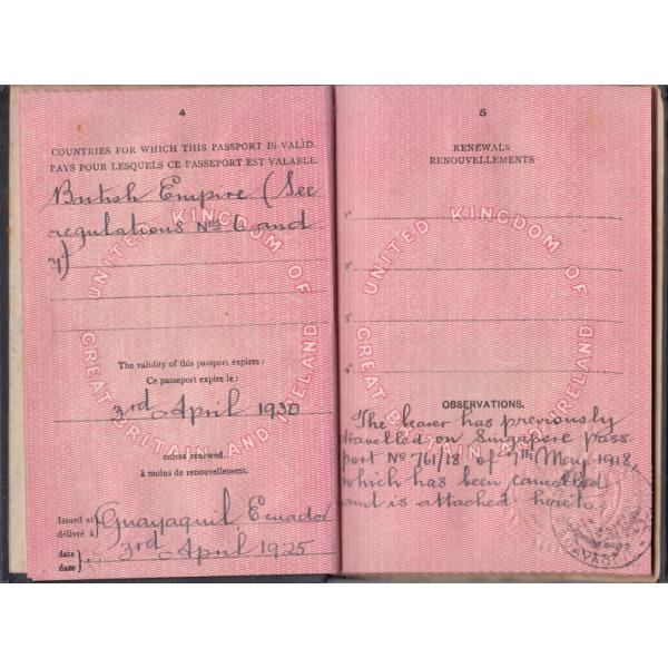 Pages 4 et 5 d'un passeport ayant appartenu à Fred Webb. Les pages sont roses avec des renseignements dactylographiés et d’autres remplis à l’encre noire. 